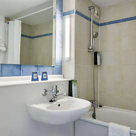 Kyriad Bastillac 3* Тарб